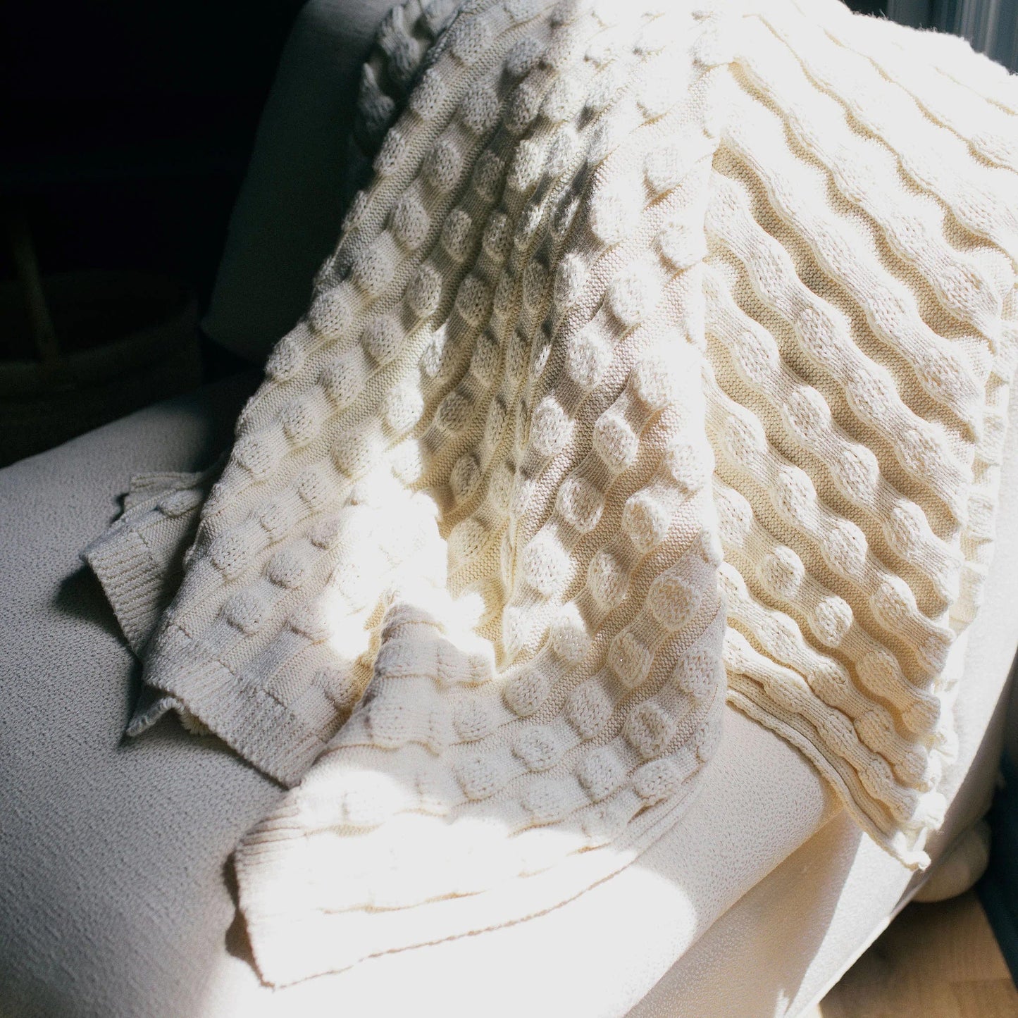 Puff Balls Throw - Natural