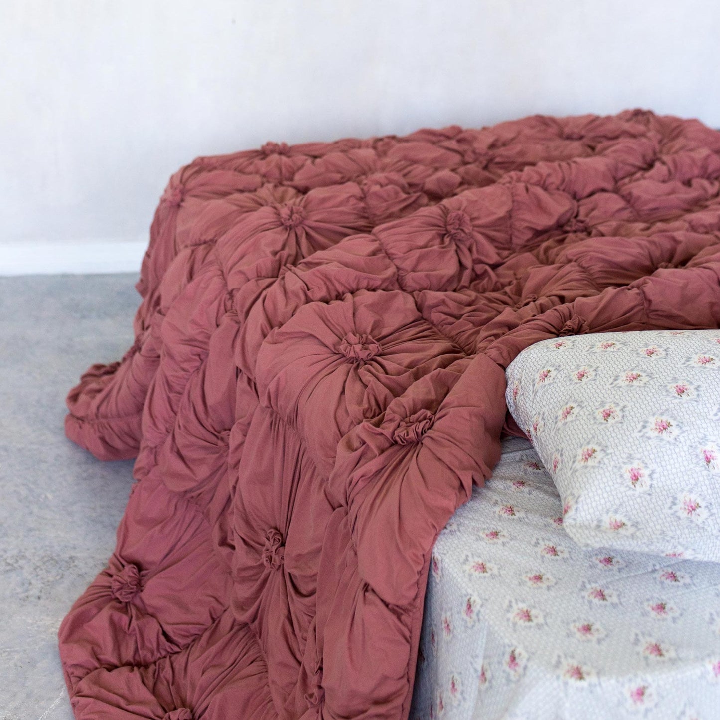 Rosette Quilt in Cedar Organic Cotton -Queen