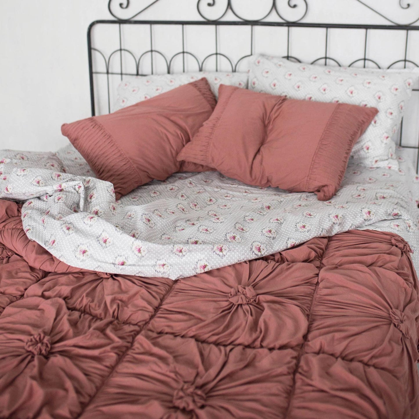 Rosette Quilt in Cedar Organic Cotton -Queen