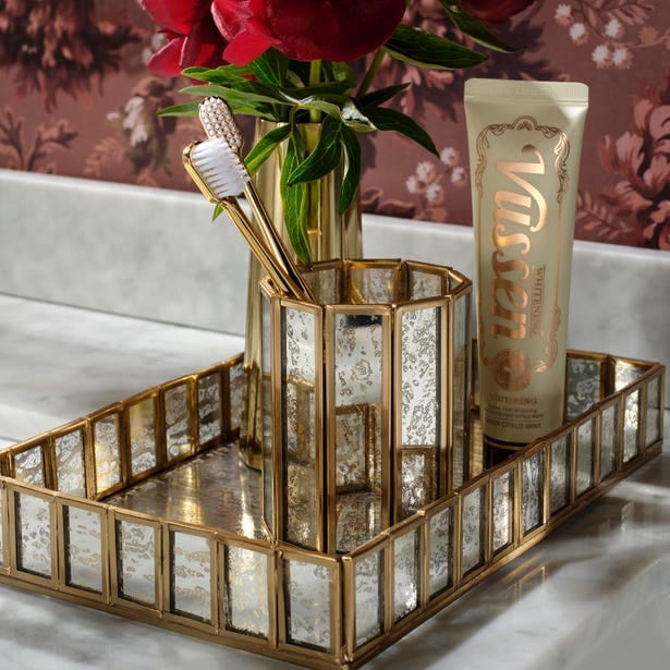 Grevena Brush Holder
