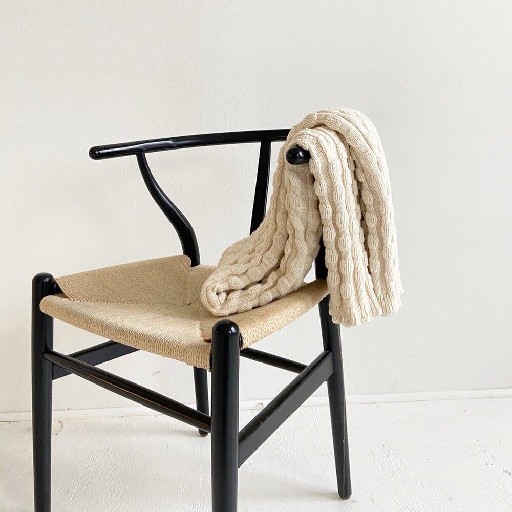 Puff Balls Throw - Natural