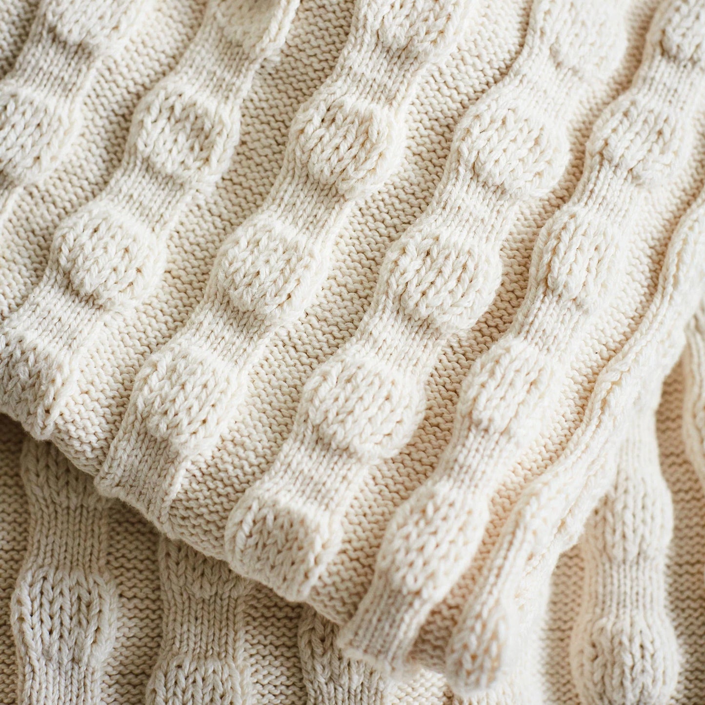 Puff Balls Throw - Natural