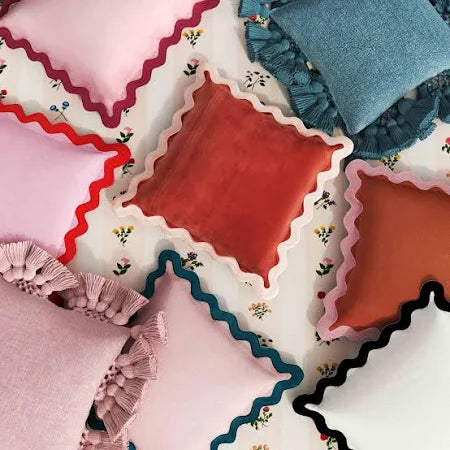 Scalloped Edge Throw Pillow With Insert